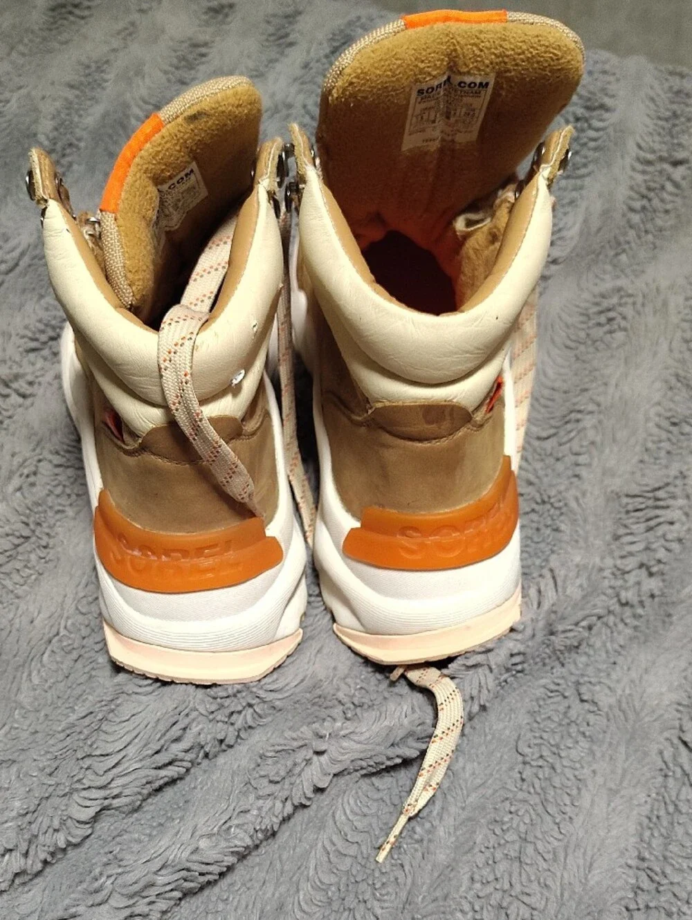 Sorel lightweight lace
